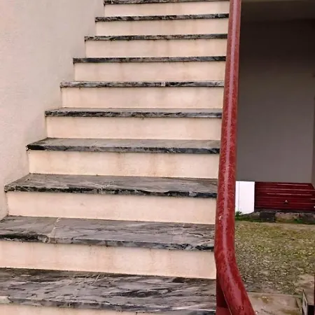 Milly's House Эшпозенди